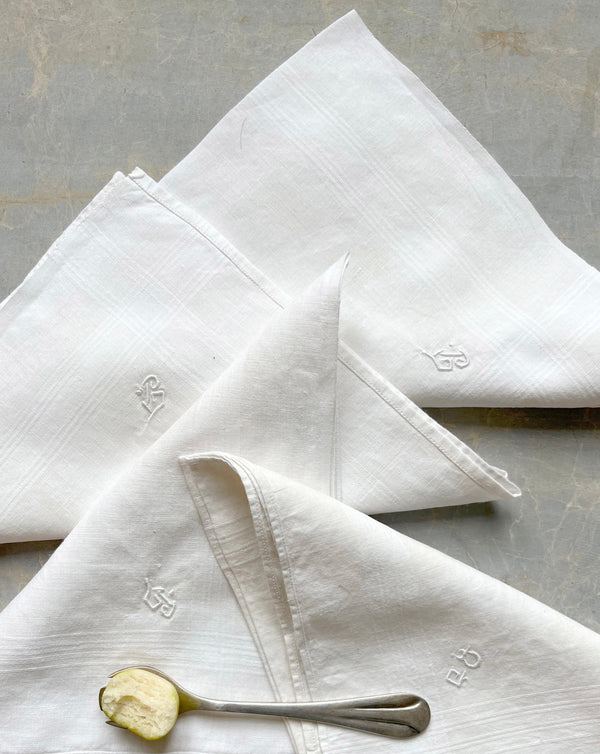 LINEN NAPKINS WHITE SET OF 4